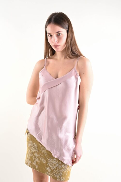 Alternative view of TOP SATIN ASIMMETRICO CON SCOLLO INCROCIATO