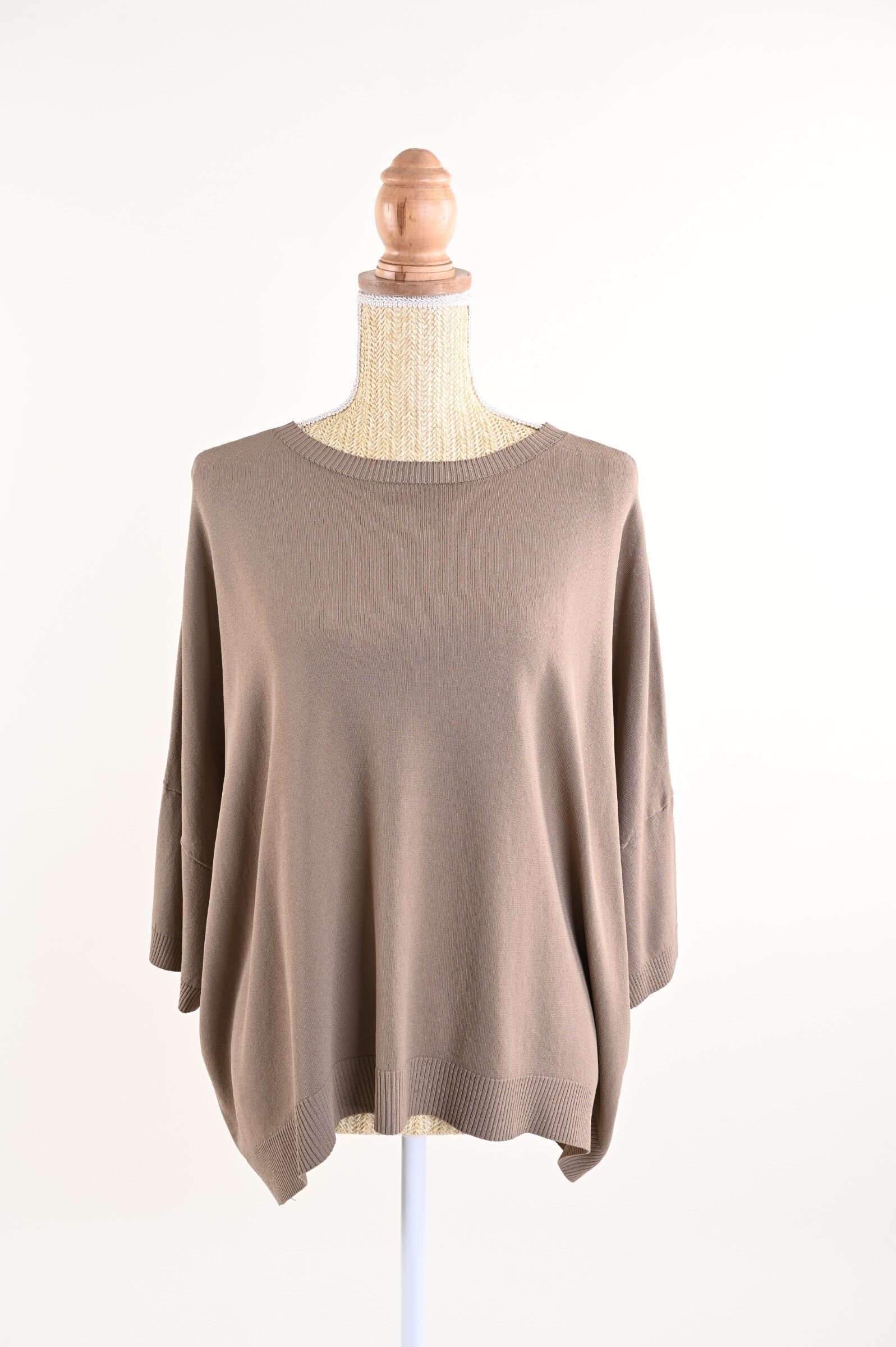 AL12435-06_TORTORA MAGLIA DONNA OVERSIZE CON SCOLLO GIROCOLLO - Tortora, TU