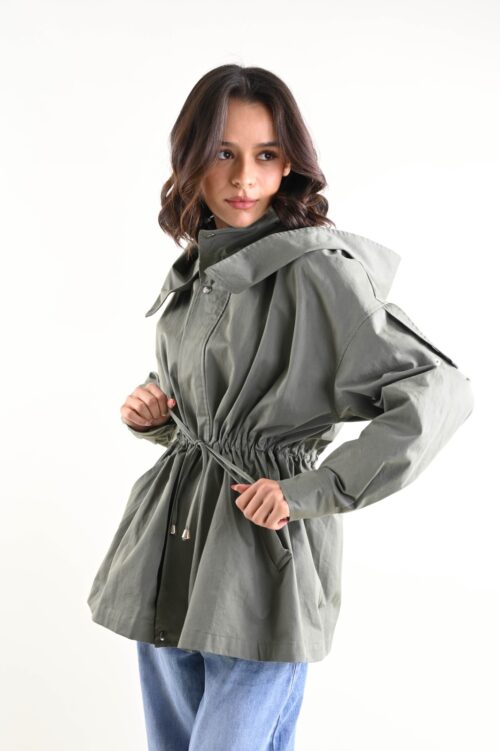 GIACCA CON COULISSE IN VITA E CAPPUCCIO