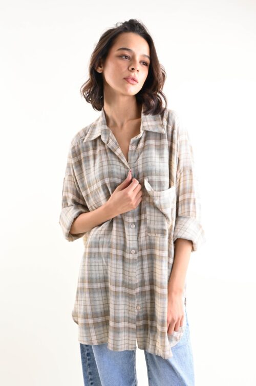 Alternative view of CAMICIA OVERSIZE IN COTONE A QUADRI CON SCRITTA