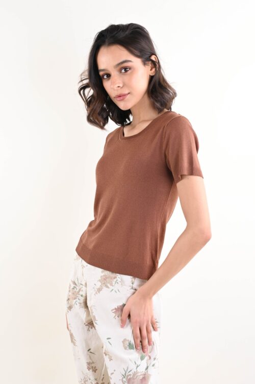 Alternative view of MAGLIA A MANICHE CORTE GIROCOLLO