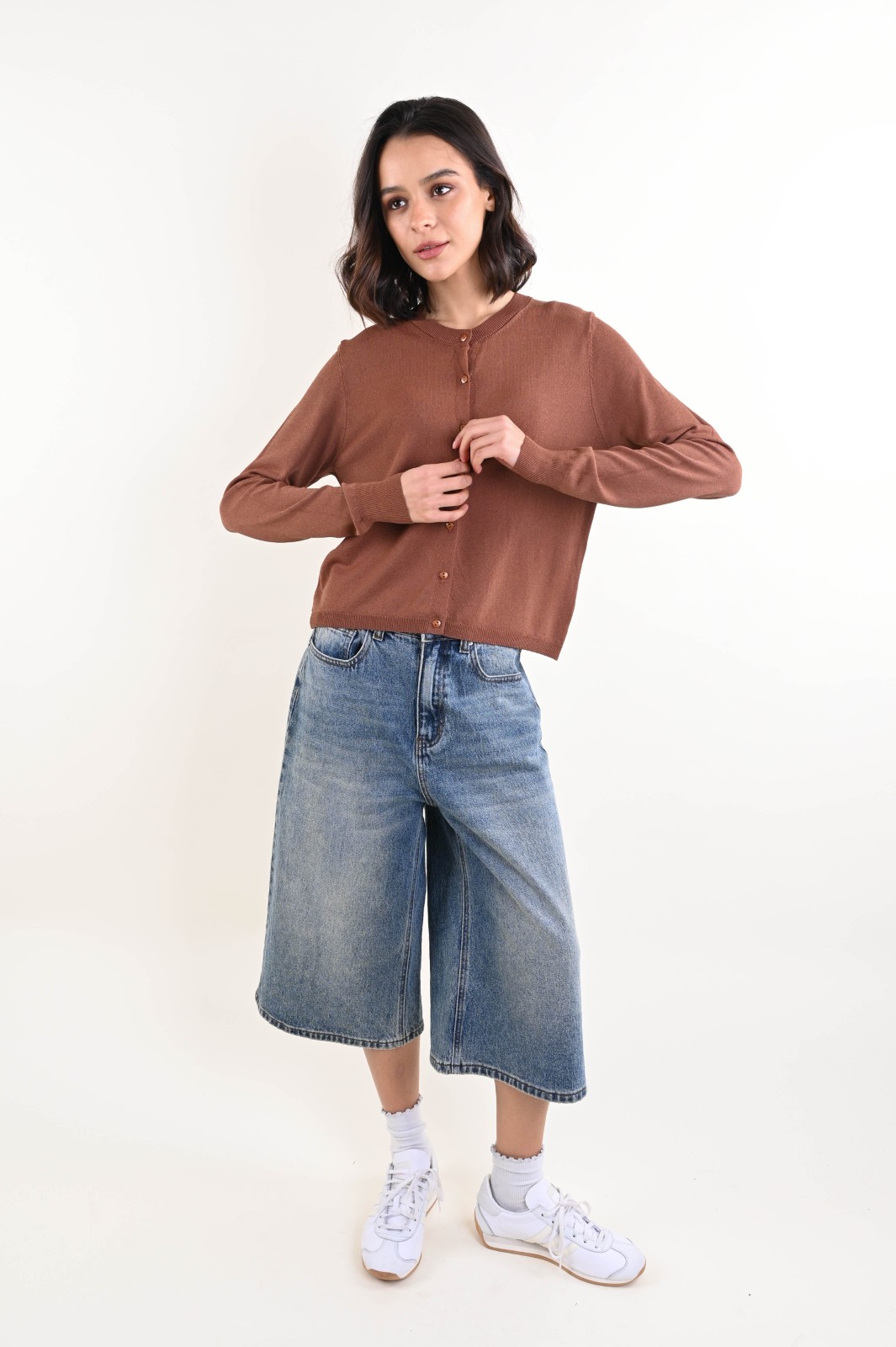 CARDIGAN GIROCOLLO CON CHIUSURA A BOTTONI - Image 4