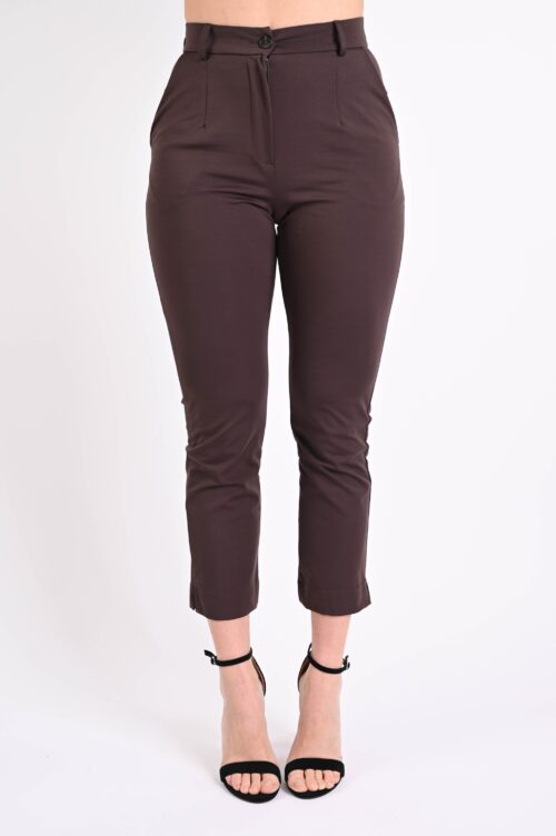 PANTALONI ADERENTI CON SPACCHETTO SUL FONDO