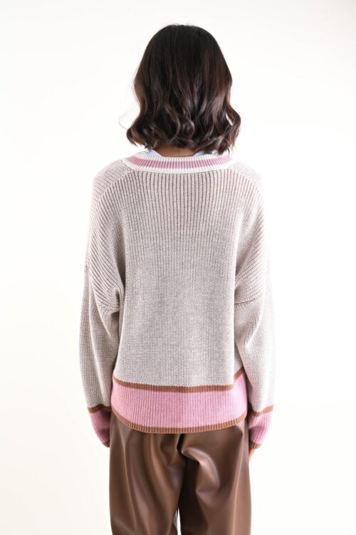 Alternative view of MAGLIONCINO SCOLLO A V A COSTINE