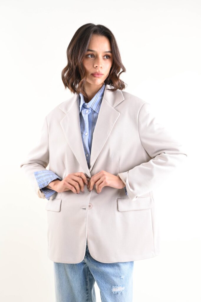 GIACCA MONOPETTO CHIUSURA CON DUE BOTTONI 