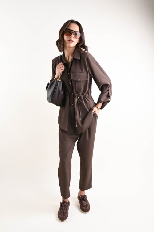 PANTALONI A SIGARETTA CON PINCES FRONTALI