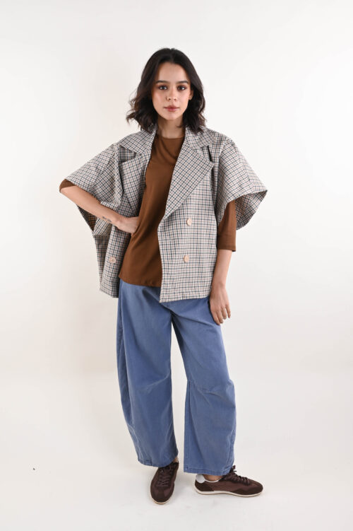 Alternative view of TRENCH CROP SENZA MANICHE CON MOTIVO A QUADRI