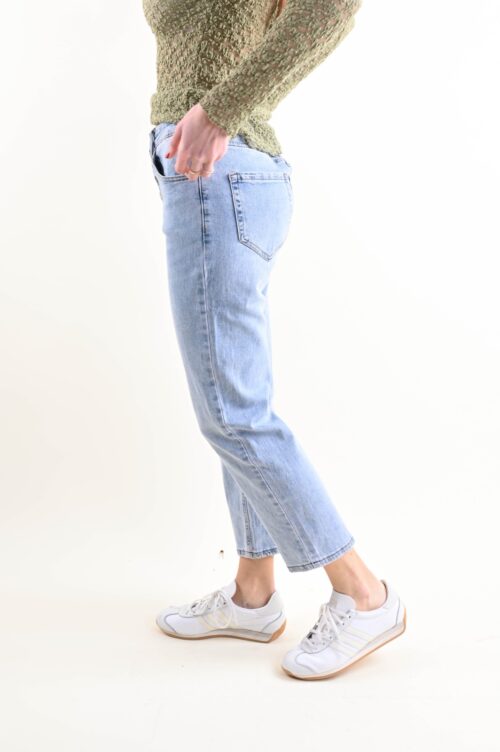 Alternative view of JEANS DONNA A VITA ALTA CON BOTTONI