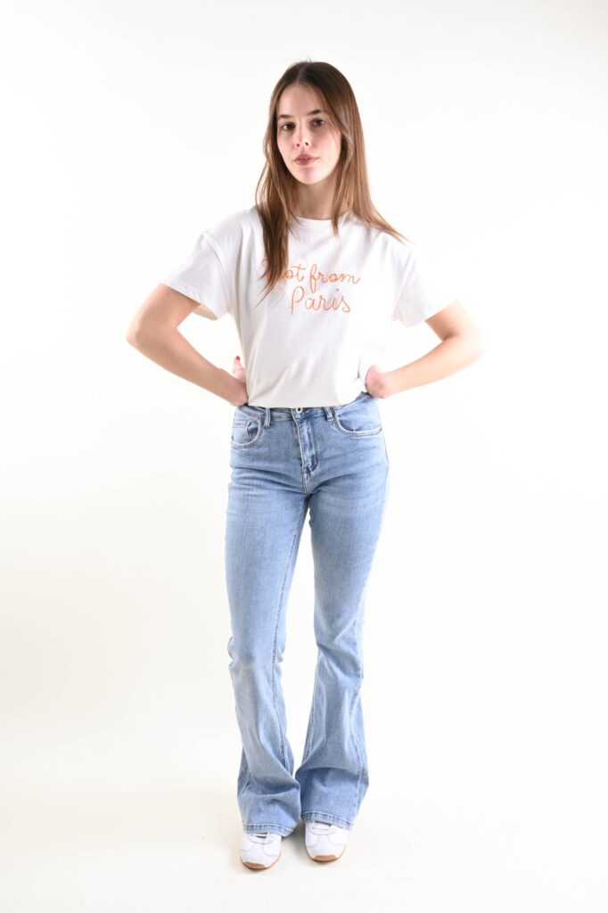 JEANS SLIM FIT A CAMPANA 