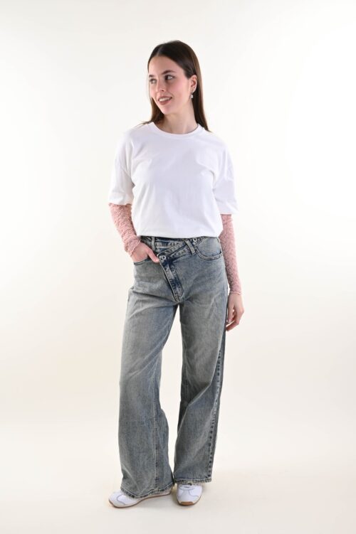 Alternative view of JEANS DONNA A VITA ALTA CON CHIUSURA INCROCIATA