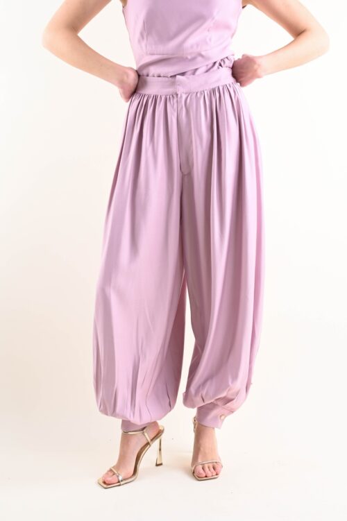 PANTALONI AMPI CON VOLUME E FONDO ARRICCIATO