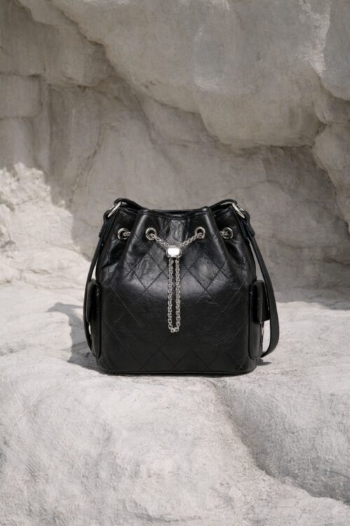 Alternative view of BORSA A SECCHIELLO TRAPUNTATA