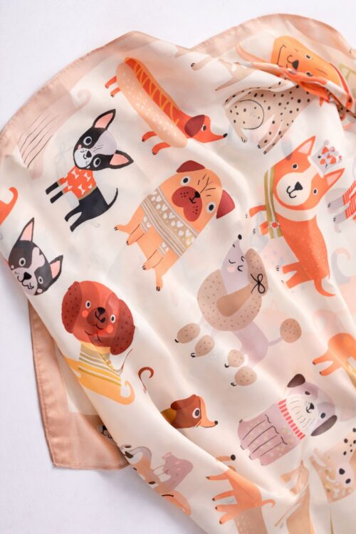 Alternative view of FOULARD CON VARIE FANTASIE