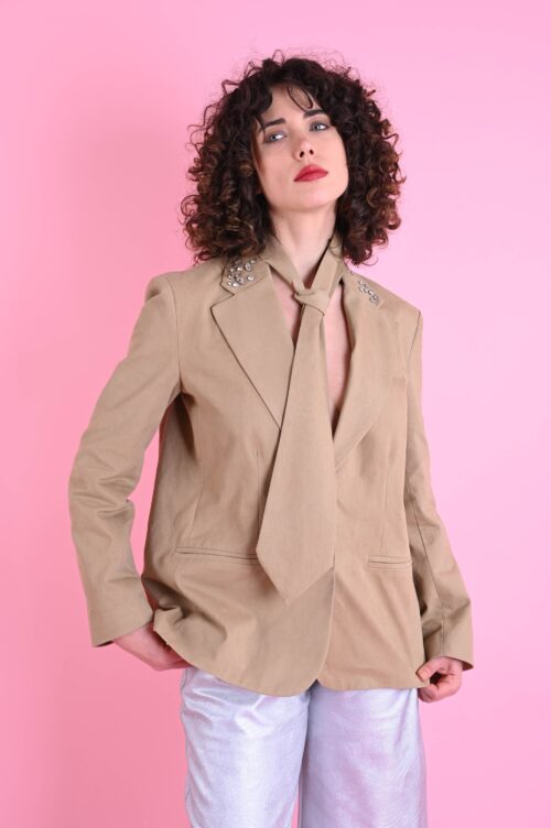 Alternative view of GIACCA CON CRAVATTA E STRASS