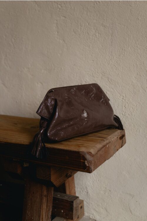 POCHETTE GLOSSY CON NAPPE