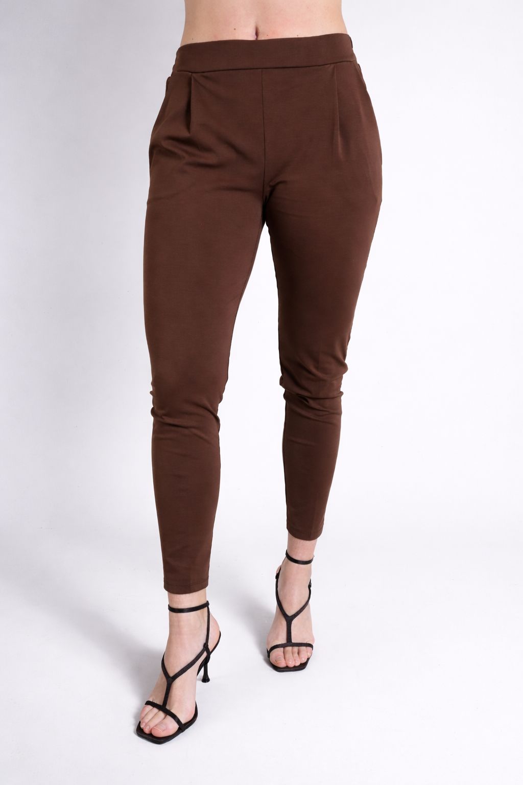 PANTALONI A SIGARETTA CON ELASTICO IN VITA