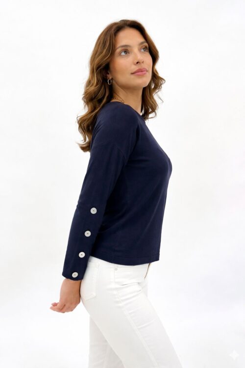 Alternative view of MAGLIA A MANICHE LUNGHE CON BOTTONI SUI POLSI