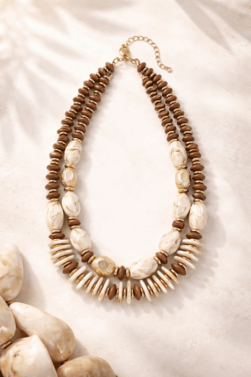 Alternative view of COLLANA CON PERLINE IN LEGNO E PIETRE