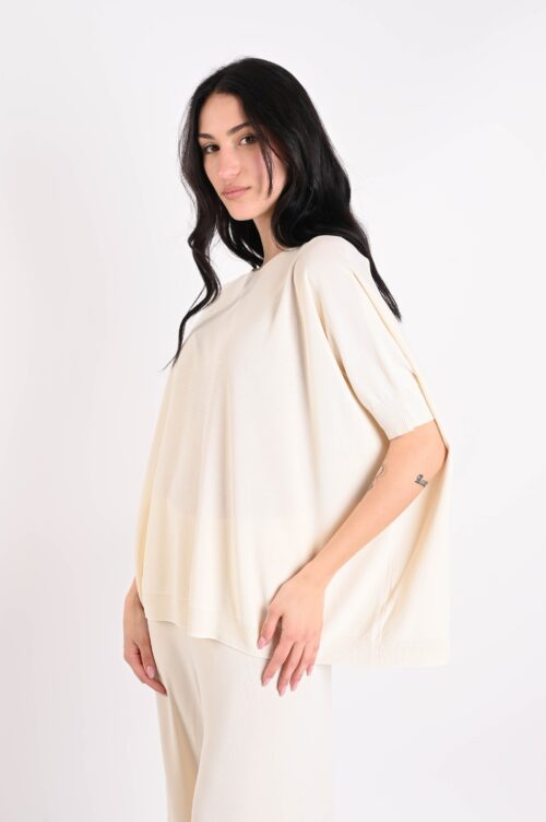 Alternative view of MAGLIA A MANICHE CORTE CON RIFINITURE A COSTINE