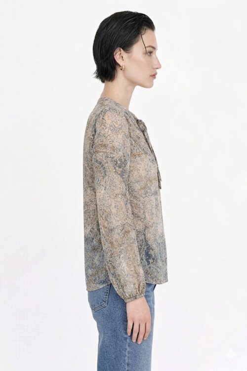 Alternative view of BLUSA CON STAMPA PAISLEY CON MANICHE ARRICCIATE E FIOCCO FRONTALE