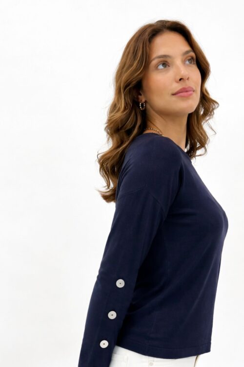 Alternative view of MAGLIA A MANICHE LUNGHE CON BOTTONI SUI POLSI