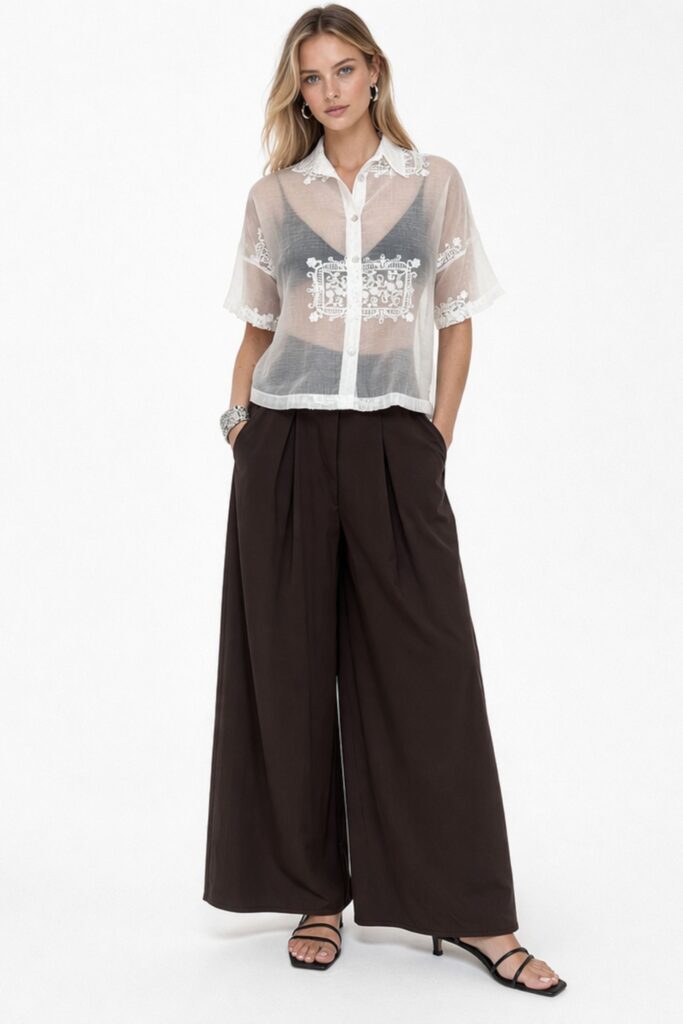 PANTALONI AMPI E FLUIDI CON PINCES 