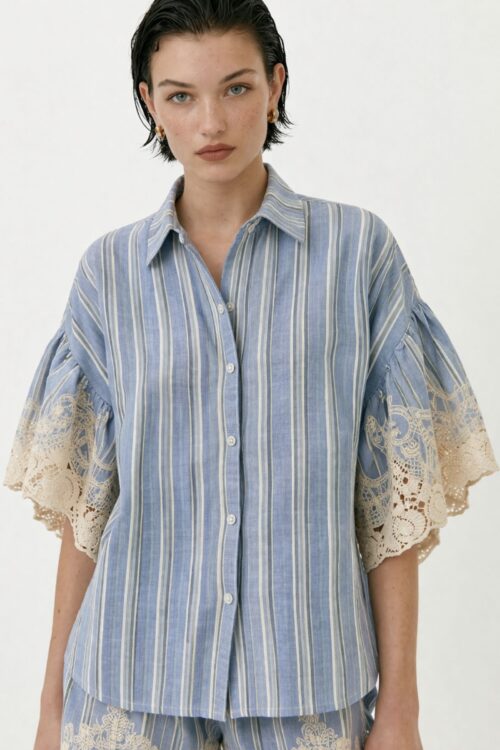 CAMICIA A RIGHE CON MANICHE A SBUFFO E INSERTI IN PIZZO