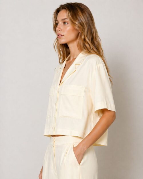 Alternative view of CAMICIA A MANICHE CORTE CON TASCONI FRONTALI