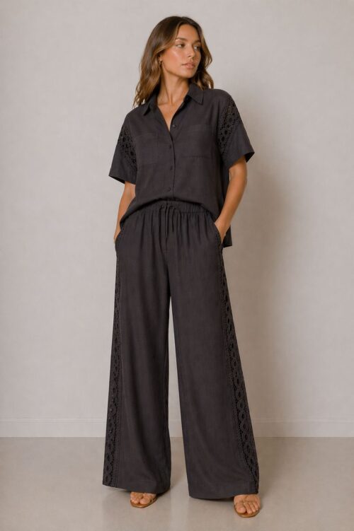 PANTALONI CON INSERTO DI PASSAMANERIA LATERALE