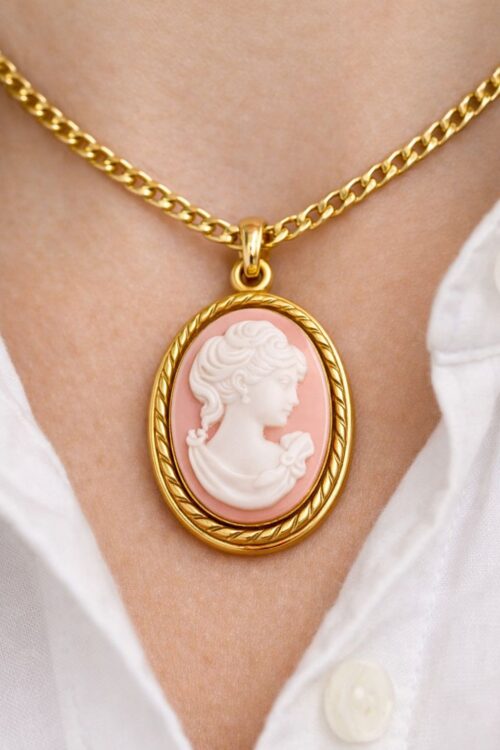 Alternative view of COLLANA CON CAMEO