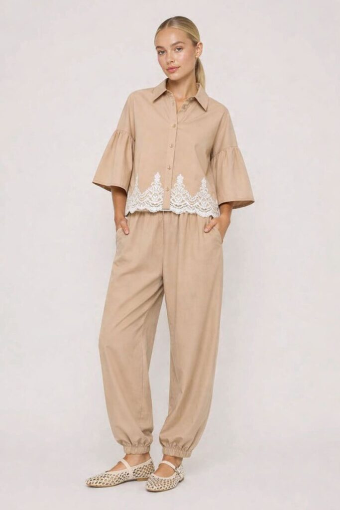 PANTALONI IN POPELINE CON ELASTICO SUL FONDO 