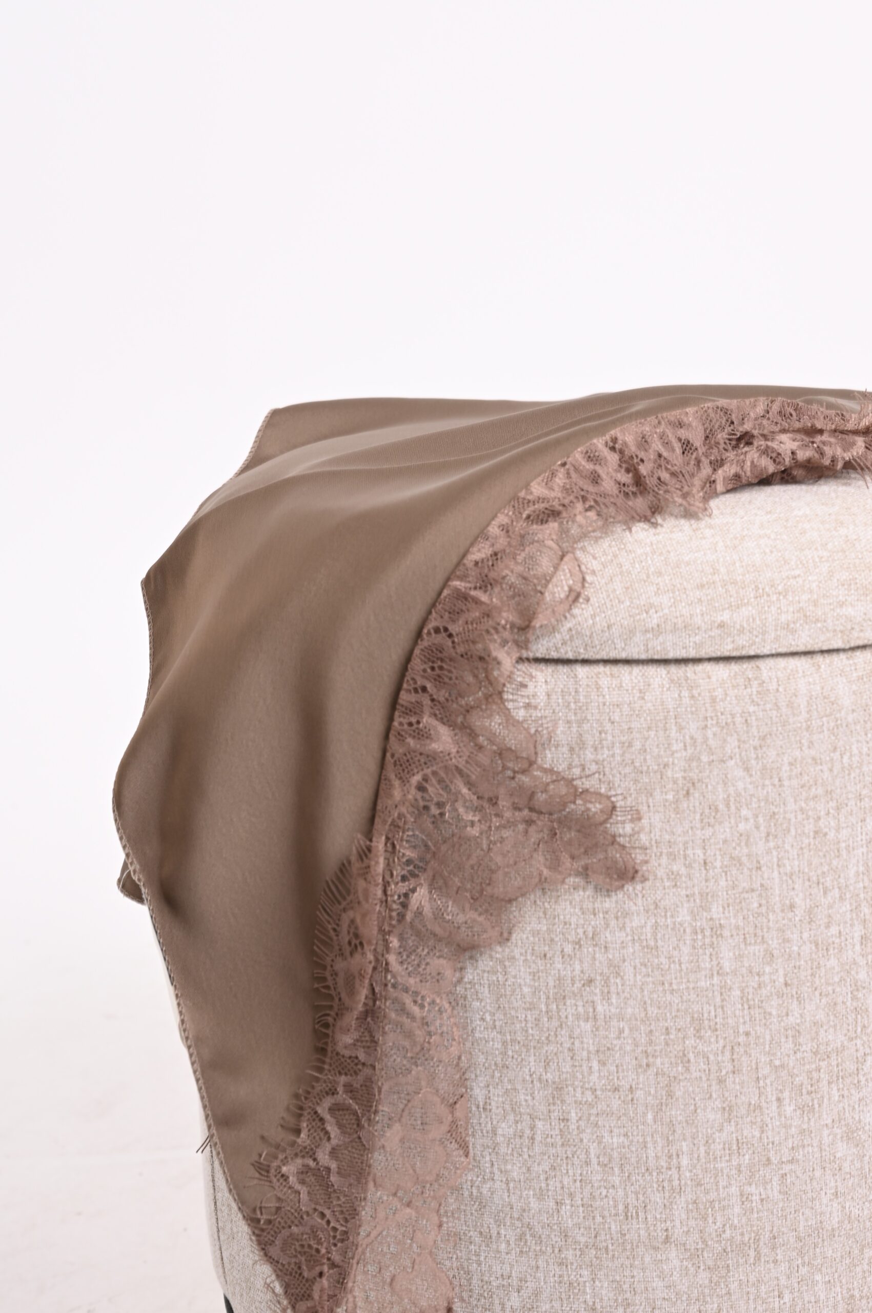 DSC_3685 FOULARD A TRIANGOLO CON BORDI IN PIZZO - Moro, TU