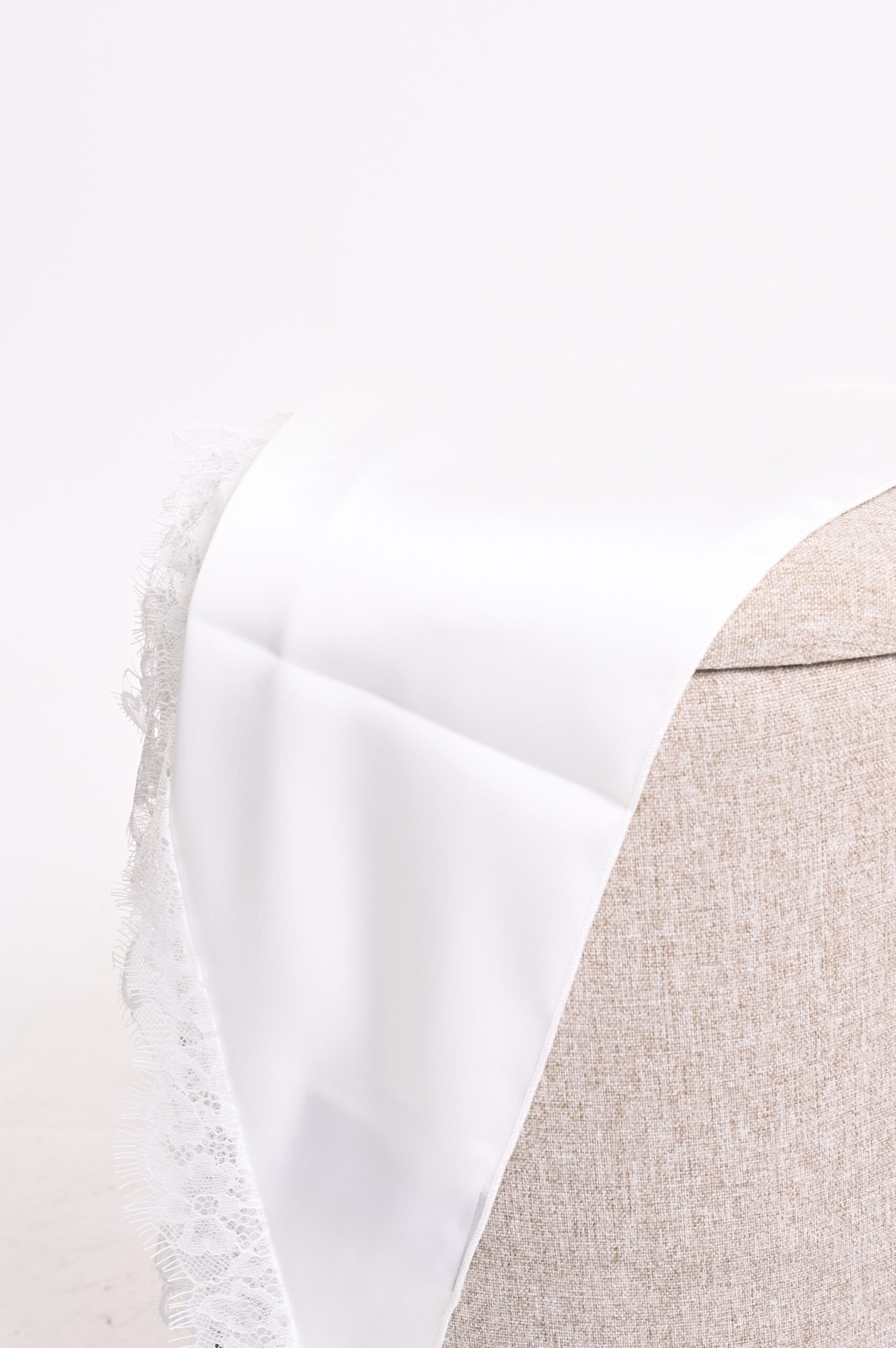 DSC_3696 FOULARD A TRIANGOLO CON BORDI IN PIZZO - Bianco, TU