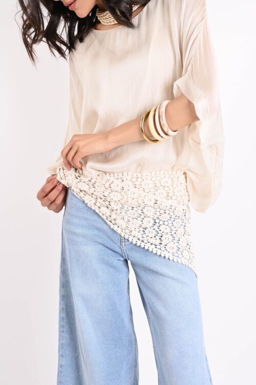 FOULARD TRIANGOLARE IN PIZZO UNCINETTO