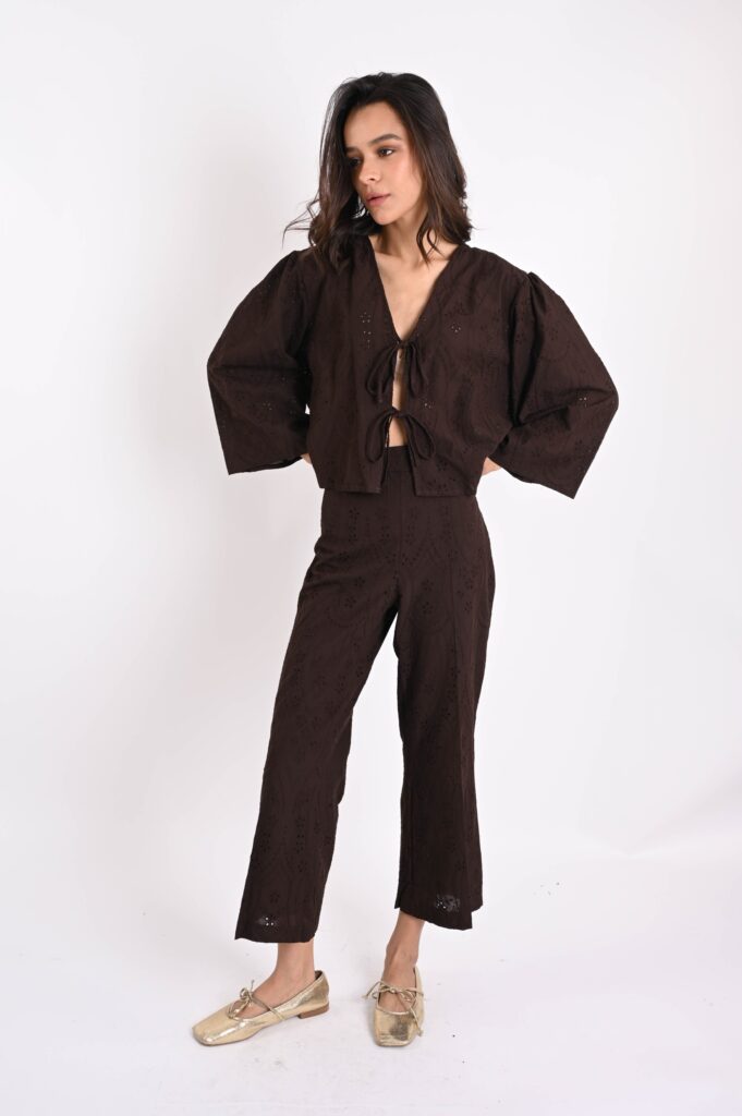 PANTALONI IN SANGALLO CON ZIP SUL LATO 