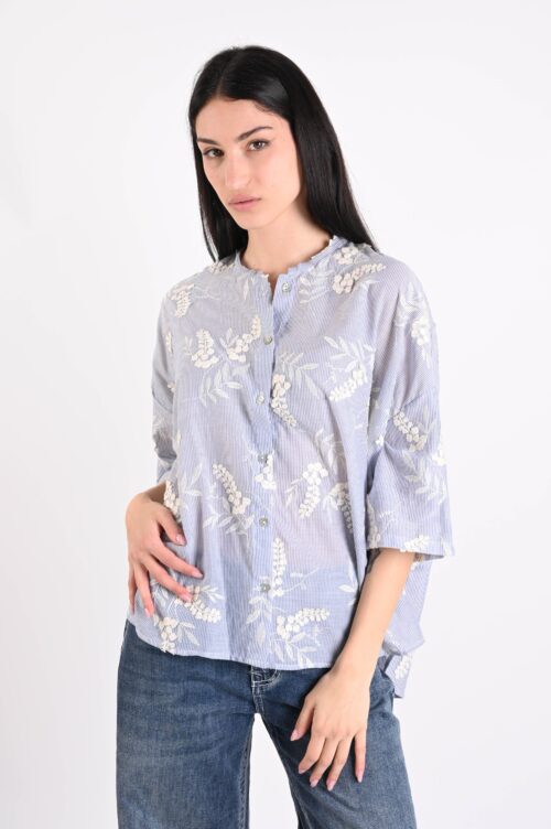 CAMICIA A MANICHE CORTE CON RIGHE E RICAMI IN COTONE
