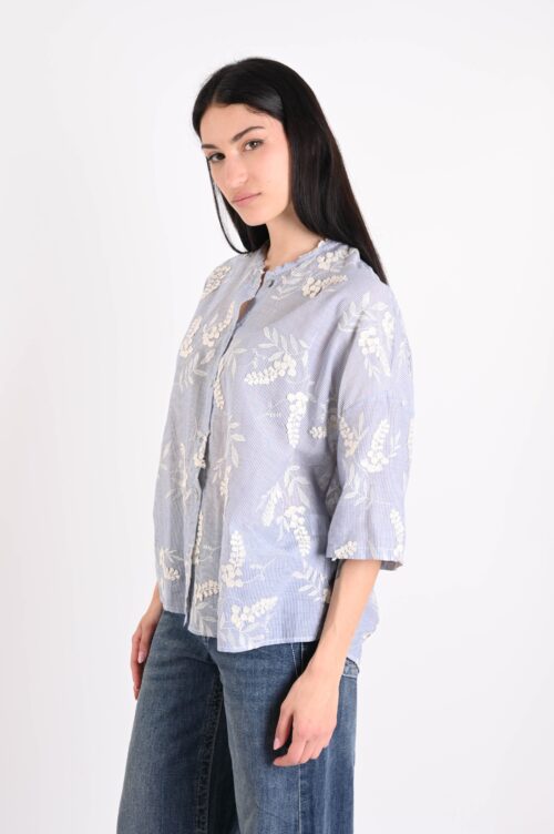 Alternative view of CAMICIA A MANICHE CORTE CON RIGHE E RICAMI IN COTONE