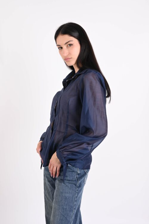 Alternative view of CAMICIA ADERENTE CON PIEGHE