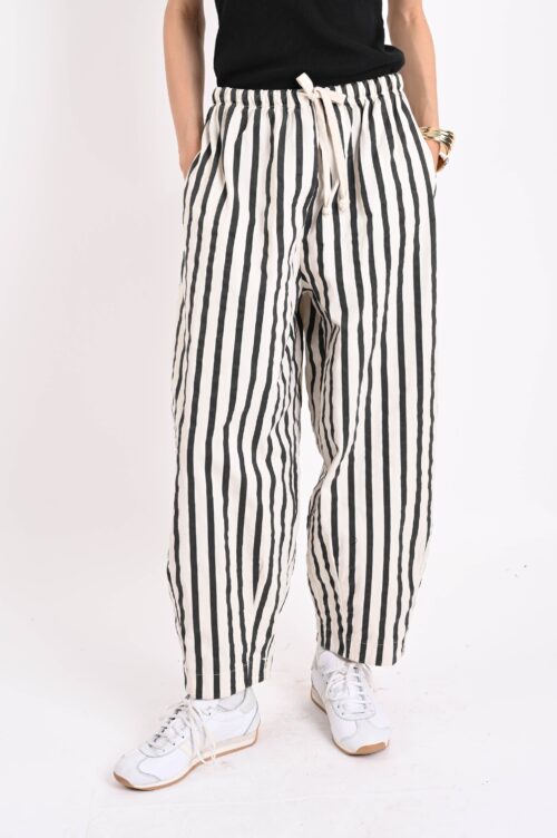 Alternative view of PANTALONI A RIGHE CON LACCETTO IN VITA