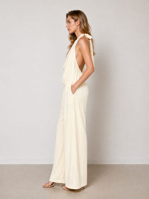 Alternative view of TUTA CON COLLO ALL’AMERICANA E SPALLE SCOPERTE