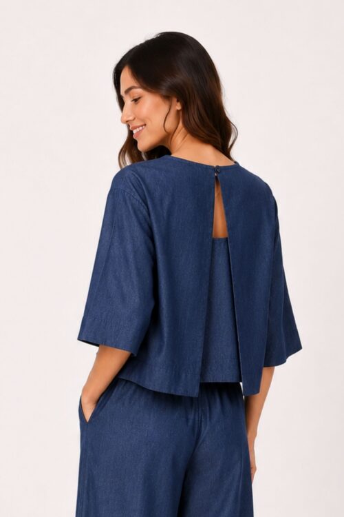 Alternative view of BLUSA CON MANICHE A ¾ E APERTURA POSTERIORE