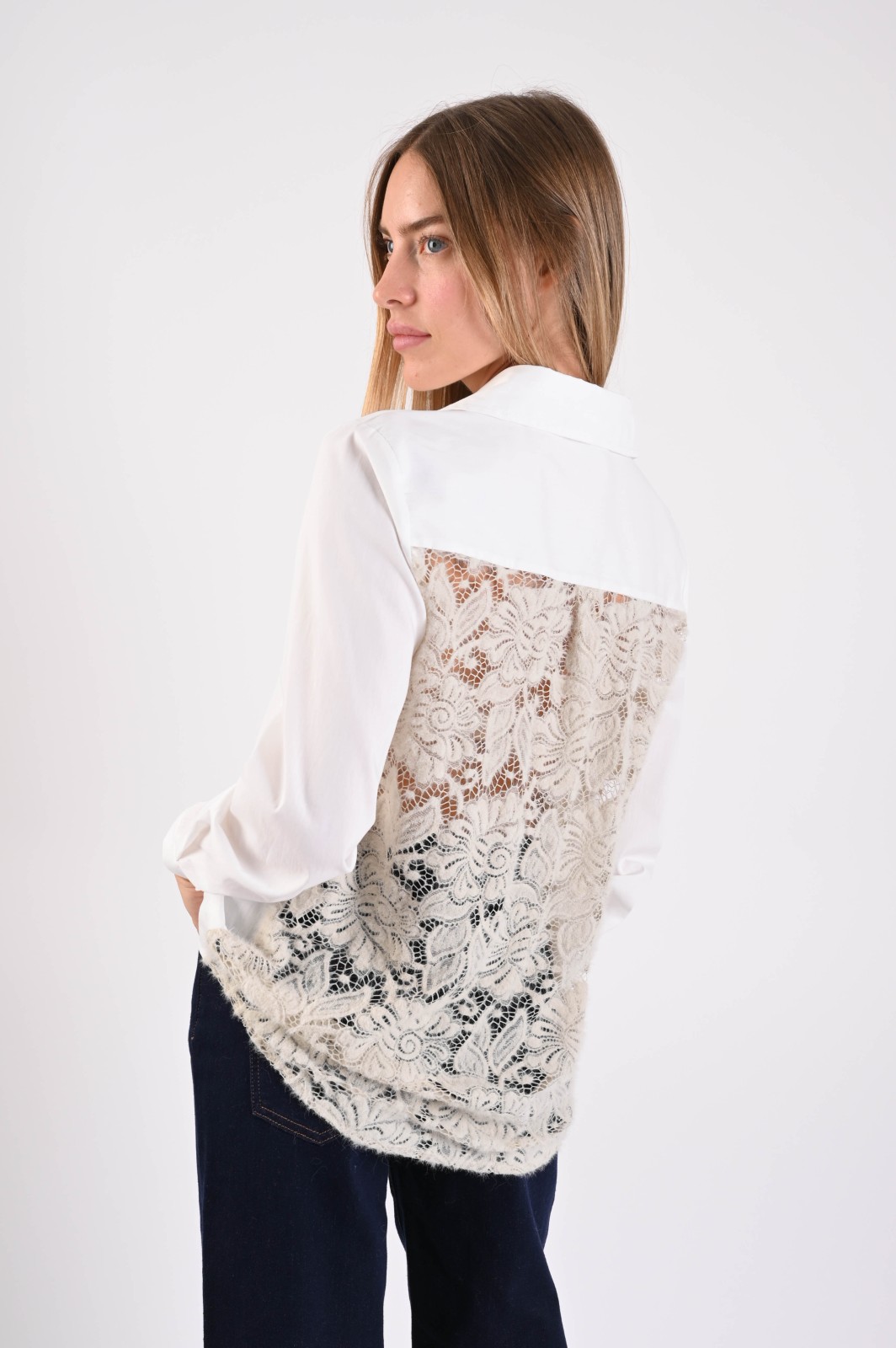 CAMICIA CON INSERTI IN PIZZO FLOREALE