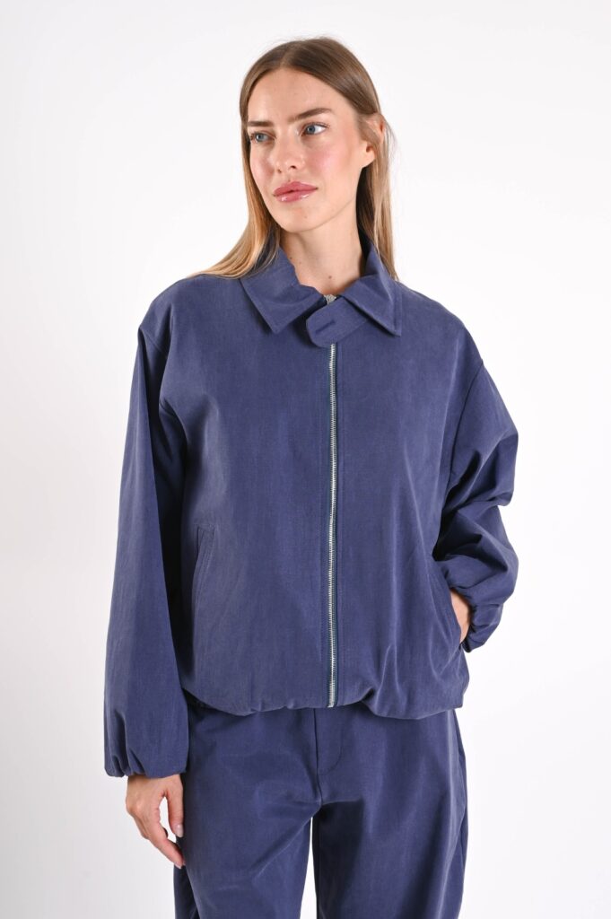 GIACCA CORTA CON ZIP E COLLETTO 