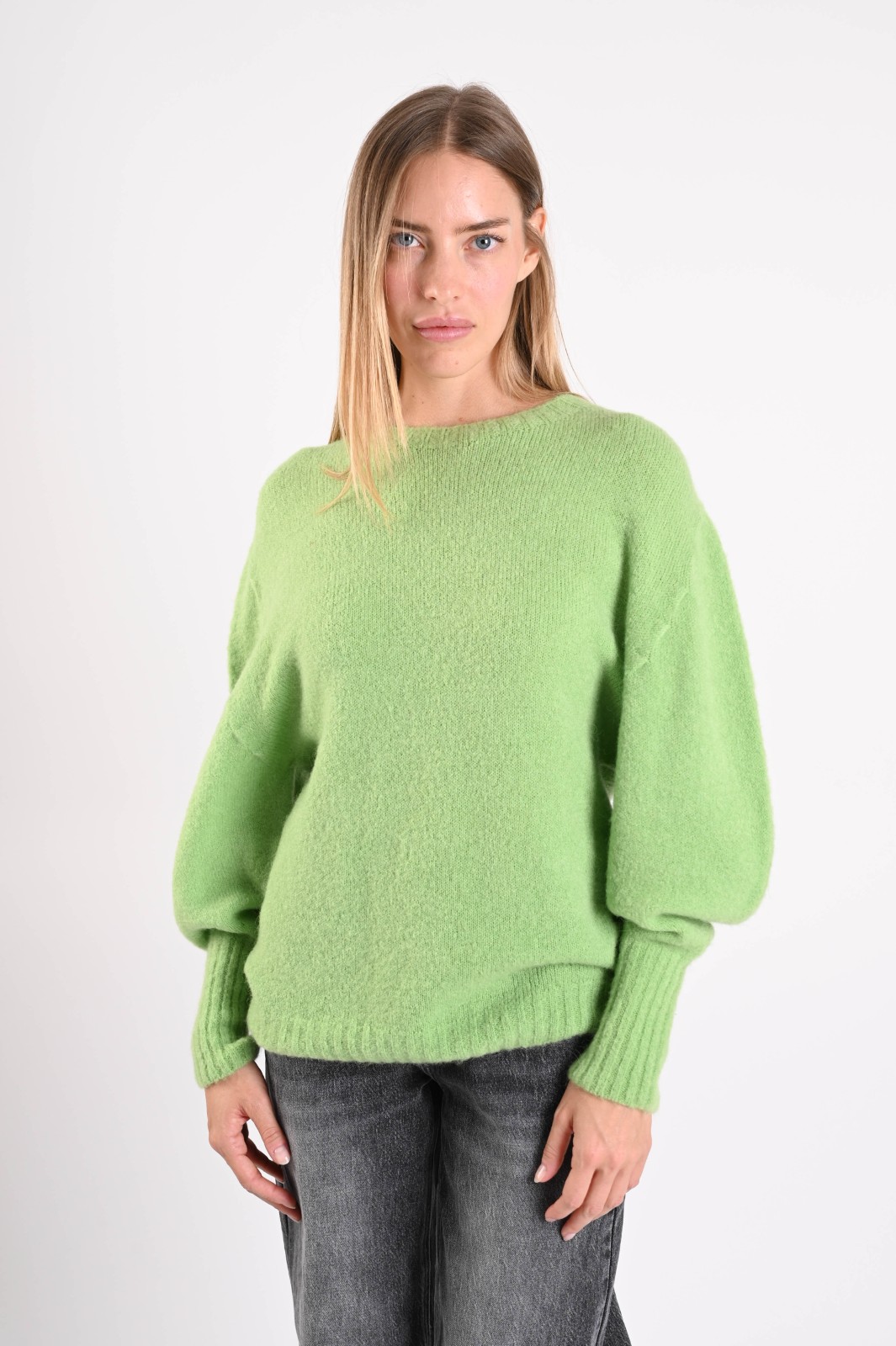 MAGLIONE MORBIDO CON MANICHE A SBUFFO