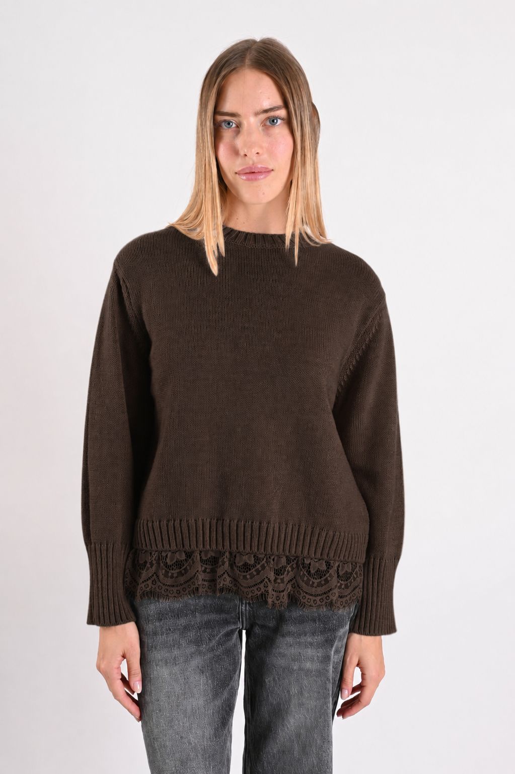 dd0a9fc8-13bf-42ce-aa91-39c39c8961e8 MAGLIONE SCOLLO ROTONDO CON INSERTO IN PIZZO SUL FONDO - Moro, TU