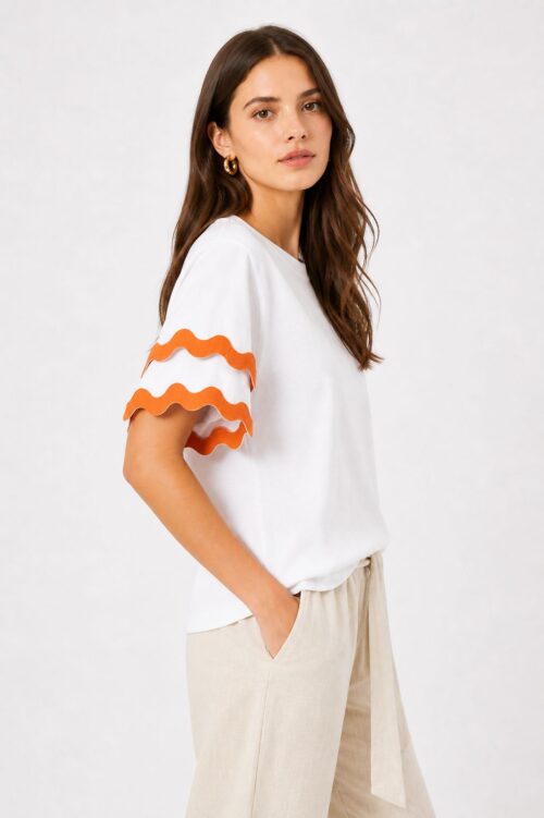 Alternative view of T-SHIRT CON MANICHE ONDULATE