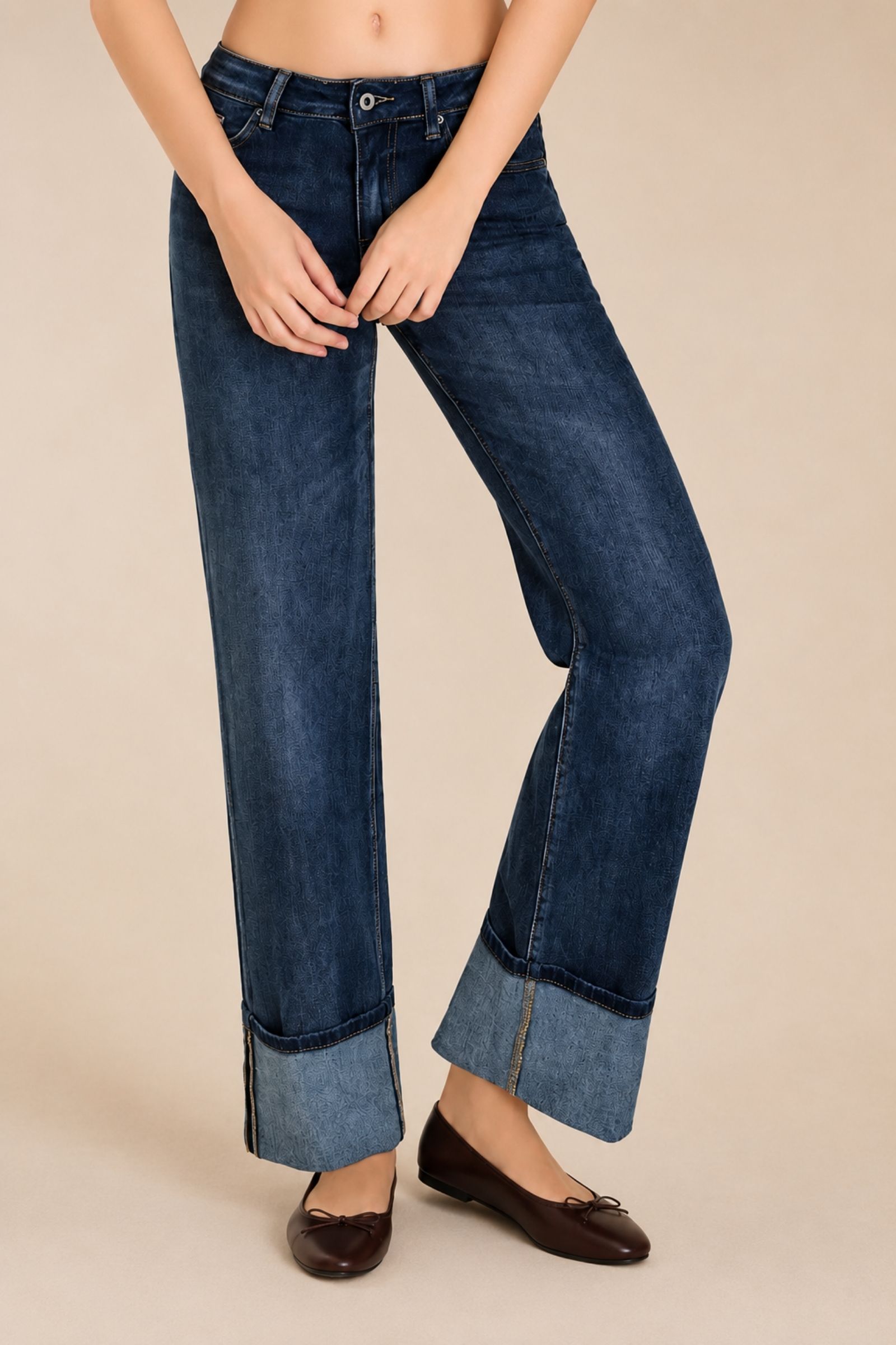 JEANS DRITTI CON RISVOLTO - immagine 3