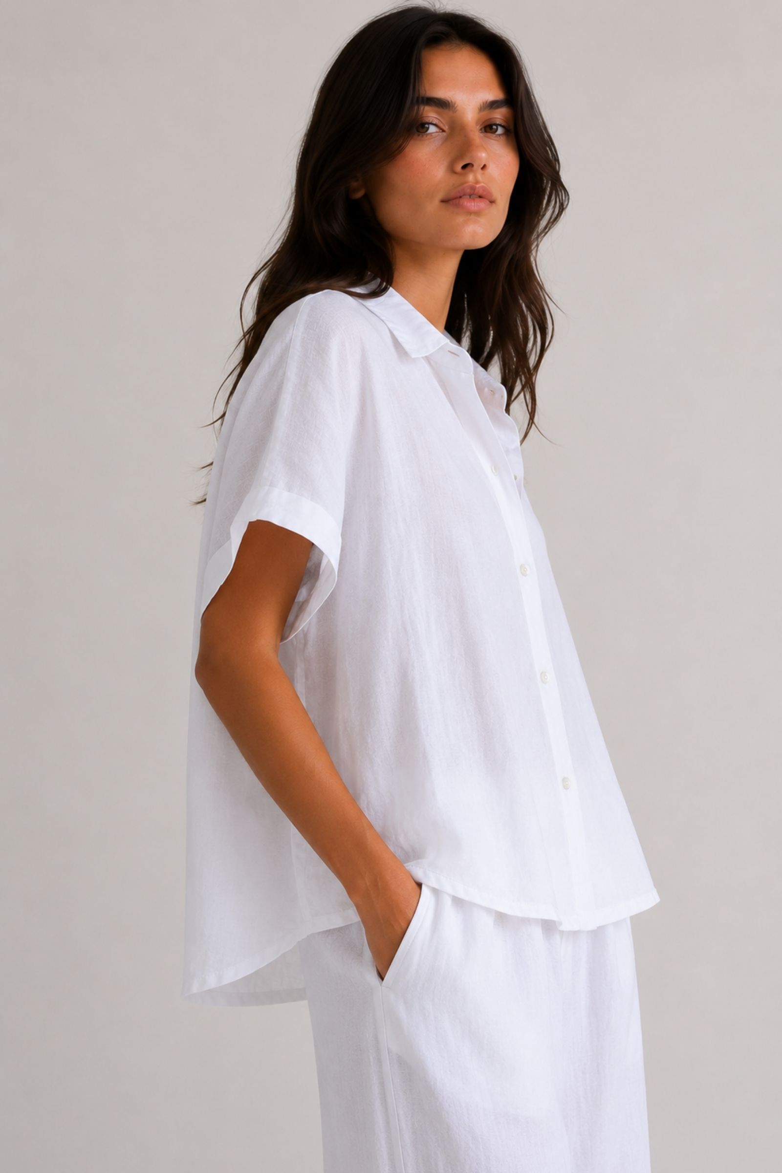 CAMICIA A MANICHE CORTE IN LINO - immagine 3