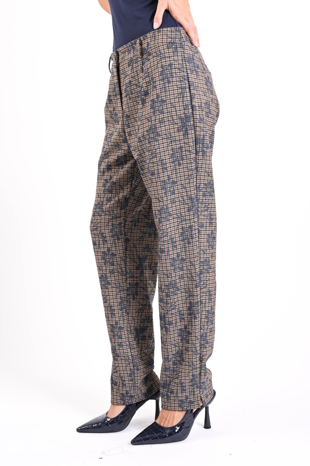 PANTALONI A QUADRI SLIM FIT CON RICAMI - immagine 3