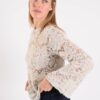 BLUSA SEMITRASPARENTE IN PIZZO FLOREALE CON MANICHE A CAMPANA - immagine 2